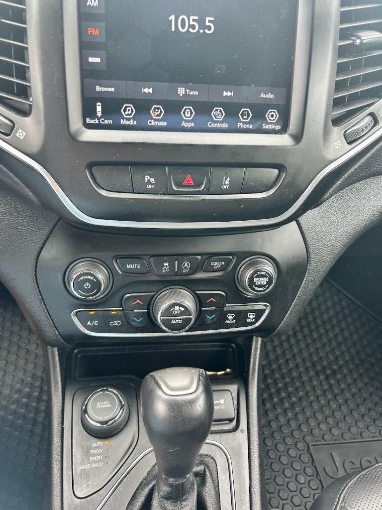 Used 2021 Jeep Cherokee Latitude Lux 80th Anniv w/ Quick Order Package 26U 80TH AWD/4WD image 10