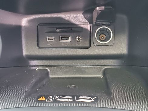 Used 2019 Chevrolet Equinox Premier image 34