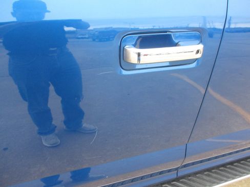 Used 2018 Ford F150 XLT w/ Equipment Group 302A Luxury image 4