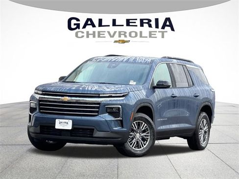 New 2026 Chevrolet Traverse LT image 2