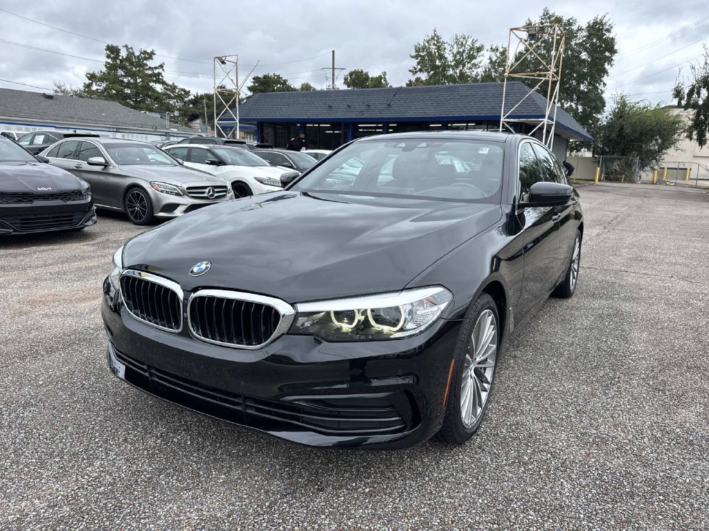 Used 2020 BMW 530i w/ Premium Package RWD image 3