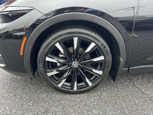 Used 2025 Toyota Crown Platinum image 12