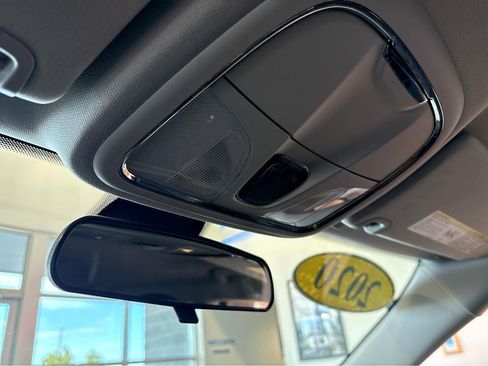 Used 2020 Jeep Cherokee Trailhawk AWD/4WD image 37