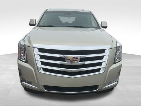 Used 2017 Cadillac Escalade Premium Luxury image 5