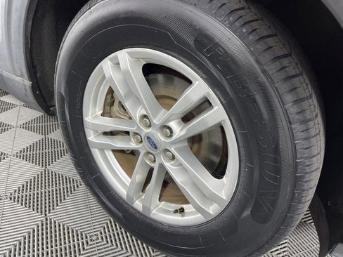 Used 2020 Ford Explorer XLT RWD image 12