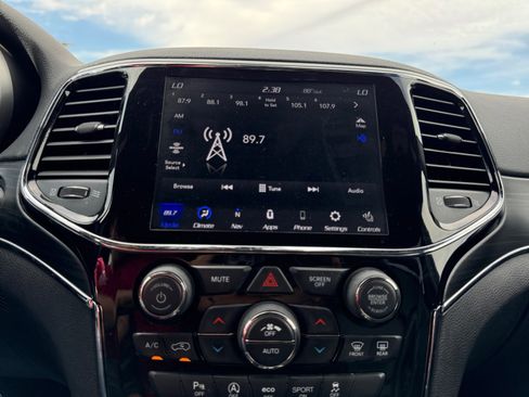 Used 2021 Jeep Grand Cherokee Limited image 21