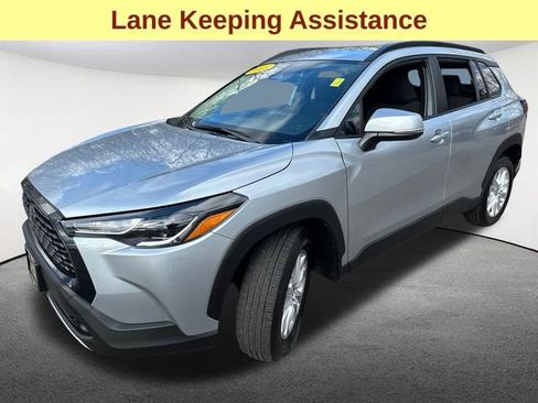 Used 2023 Toyota Corolla Cross LE image 5