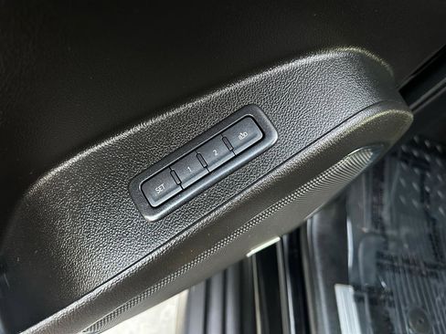 Used 2019 Chevrolet Suburban LT RWD image 35