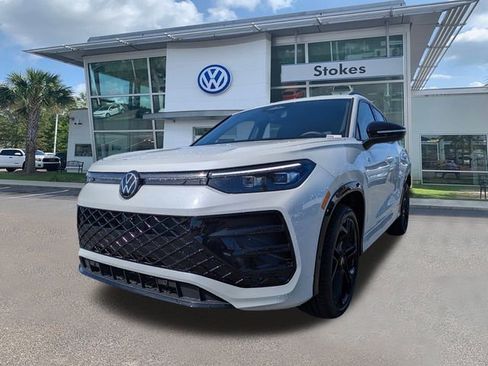 New 2026 Volkswagen Tiguan SE R-Line image 8