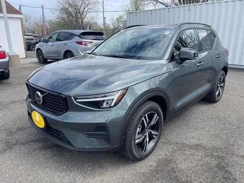 New 2026 Volvo XC40 B5 Core w/ Protection Package Premier AWD/4WD image 3