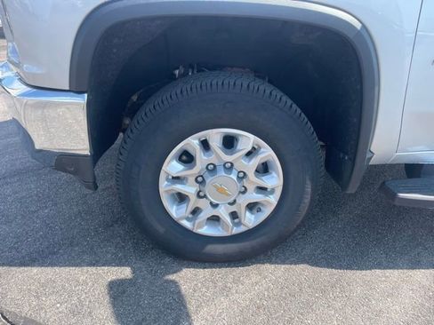 Used 2022 Chevrolet Silverado 2500 LTZ w/ LTZ Convenience Package image 10