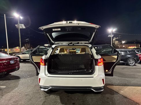 Used 2022 Lexus RX 350L Premium image 16