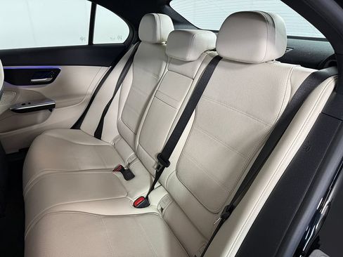 Used 2025 Mercedes-Benz C 300 4MATIC Sedan image 32