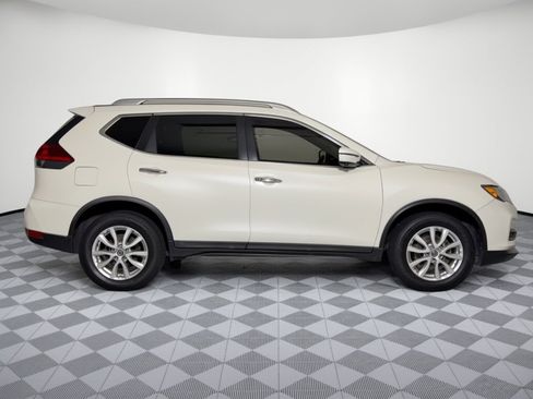Used 2018 Nissan Rogue SV w/ Premium Package AWD/4WD image 8