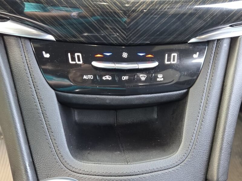 Used 2020 Cadillac XT6 Premium Luxury FWD image 21