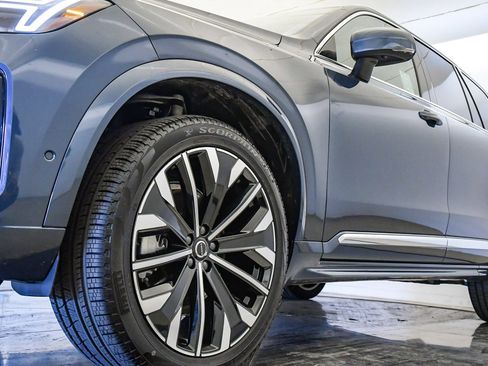 Certified 2025 Volvo XC90 B6 Plus w/ Protection Package Premier image 9