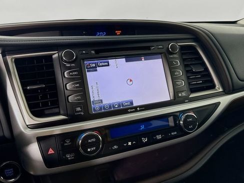 Used 2015 Toyota Highlander Limited image 13