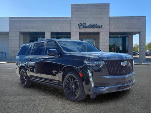 Used 2024 Cadillac Escalade ESV Sport Platinum w/ LPO, ONYX Package AWD/4WD image 3