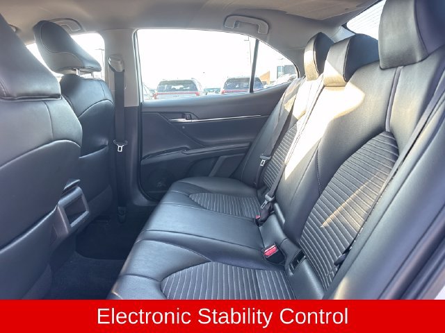 Used 2019 Toyota Camry SE FWD image 15