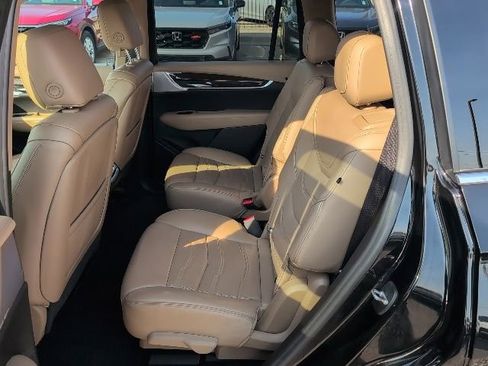 Used 2020 Cadillac XT6 Premium Luxury w/ Platinum Package image 12