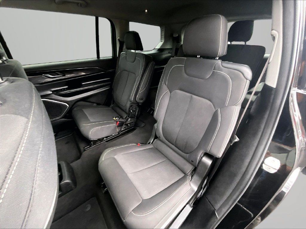 Used 2021 Jeep Grand Cherokee L Laredo w/ Luxury Tech Group I AWD/4WD image 25