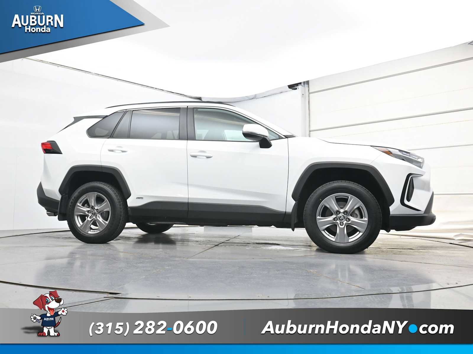 Used 2023 Toyota RAV4 LE AWD/4WD image 27