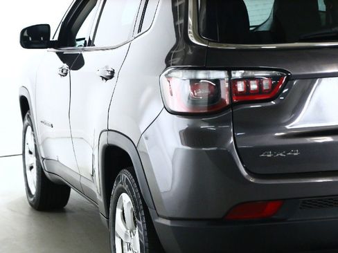 Used 2019 Jeep Compass Latitude w/ Popular Equipment Group image 39