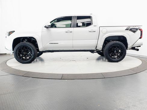 New 2026 Toyota Tacoma SR5 AWD/4WD image 9