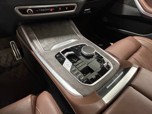 Used 2025 BMW X7 M60i w/ Climate Comfort Package AWD/4WD image 22