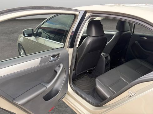 Used 2015 Volkswagen Jetta SE image 12