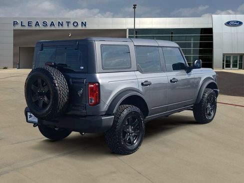 New 2025 Ford Bronco 4-Door image 5
