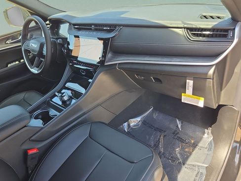 New 2026 Jeep Grand Cherokee L Limited AWD/4WD image 29