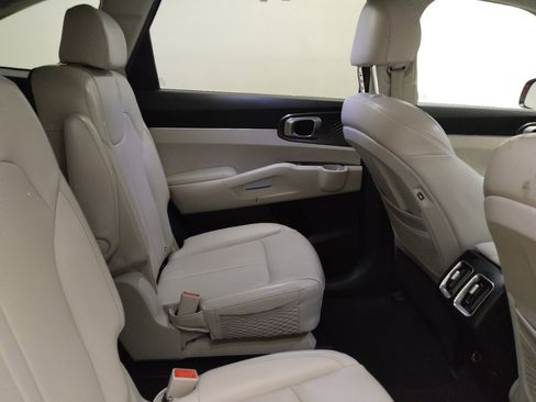 Used 2021 Kia Sorento EX image 19
