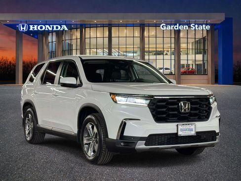 Used 2024 Honda Pilot EX-L image 2