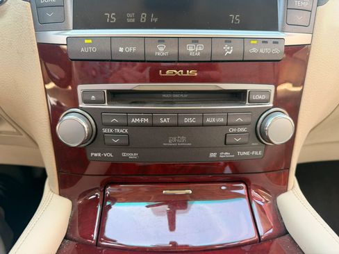 Used 2011 Lexus LS 460 L w/ Luxury Pkg AWD/4WD image 20