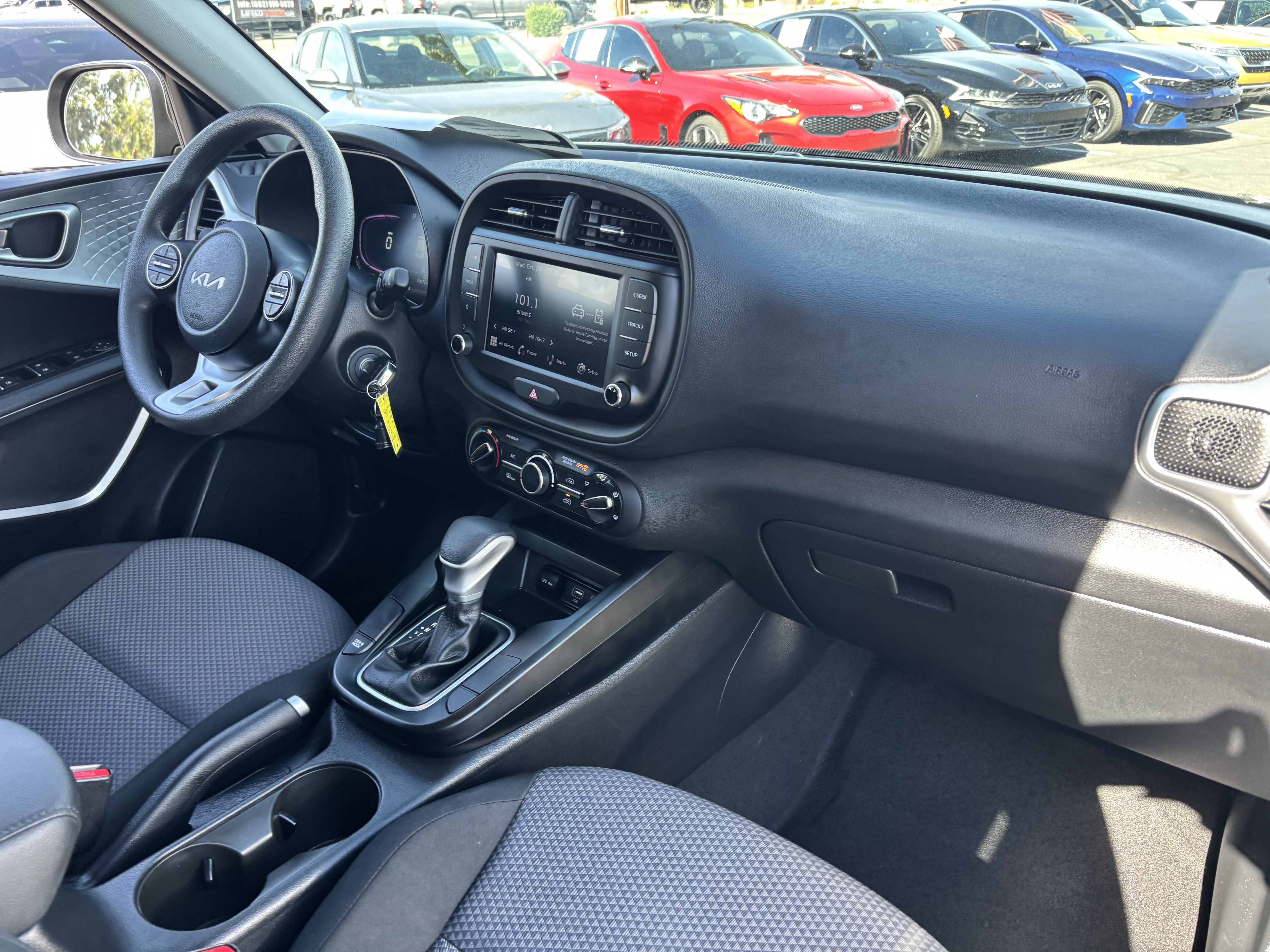Certified 2025 Kia Soul LX w/ LX Technology Package FWD image 10