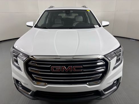 Used 2024 GMC Terrain SLT FWD image 3