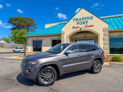 Used 2020 Jeep Grand Cherokee Limited w/ Luxury Group II RWD image 23