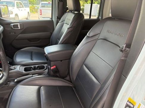 Used 2023 Jeep Wrangler Unlimited Sahara w/ Cold Weather Group image 8