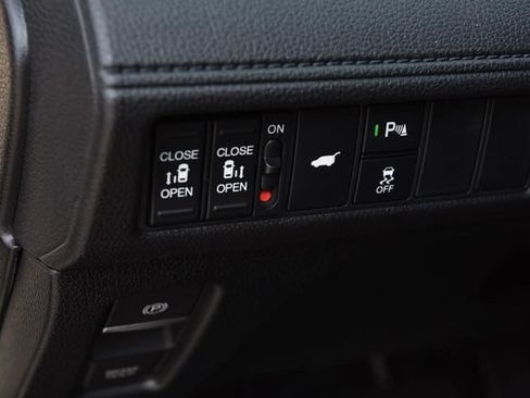 New 2026 Honda Odyssey Touring image 11