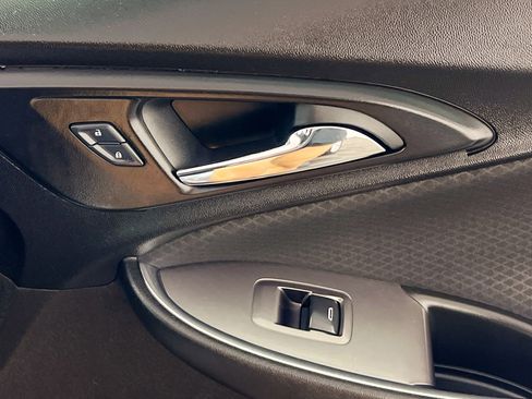 Used 2017 Chevrolet Malibu LT w/ Driver Confidence Package image 32