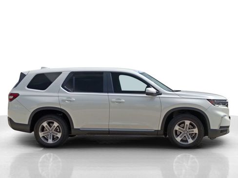 Used 2025 Honda Pilot EX-L image 4