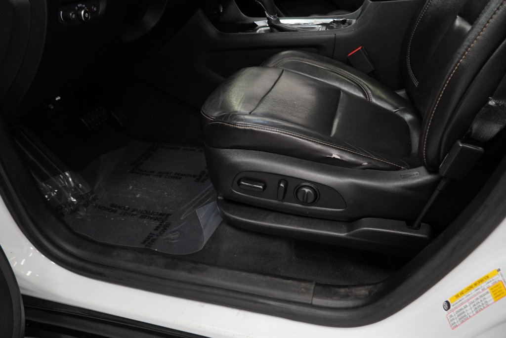 Used 2018 Chevrolet Traverse Premier w/ Redline Edition AWD/4WD image 28