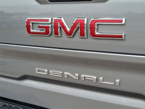 Used 2024 GMC Sierra 1500 Denali w/ Denali Reserve Package AWD/4WD image 7