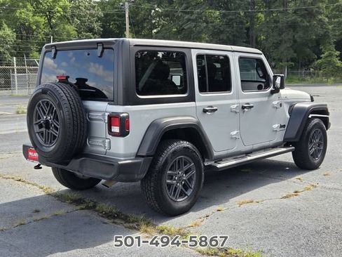 Used 2024 Jeep Wrangler Unlimited Sport AWD/4WD image 5