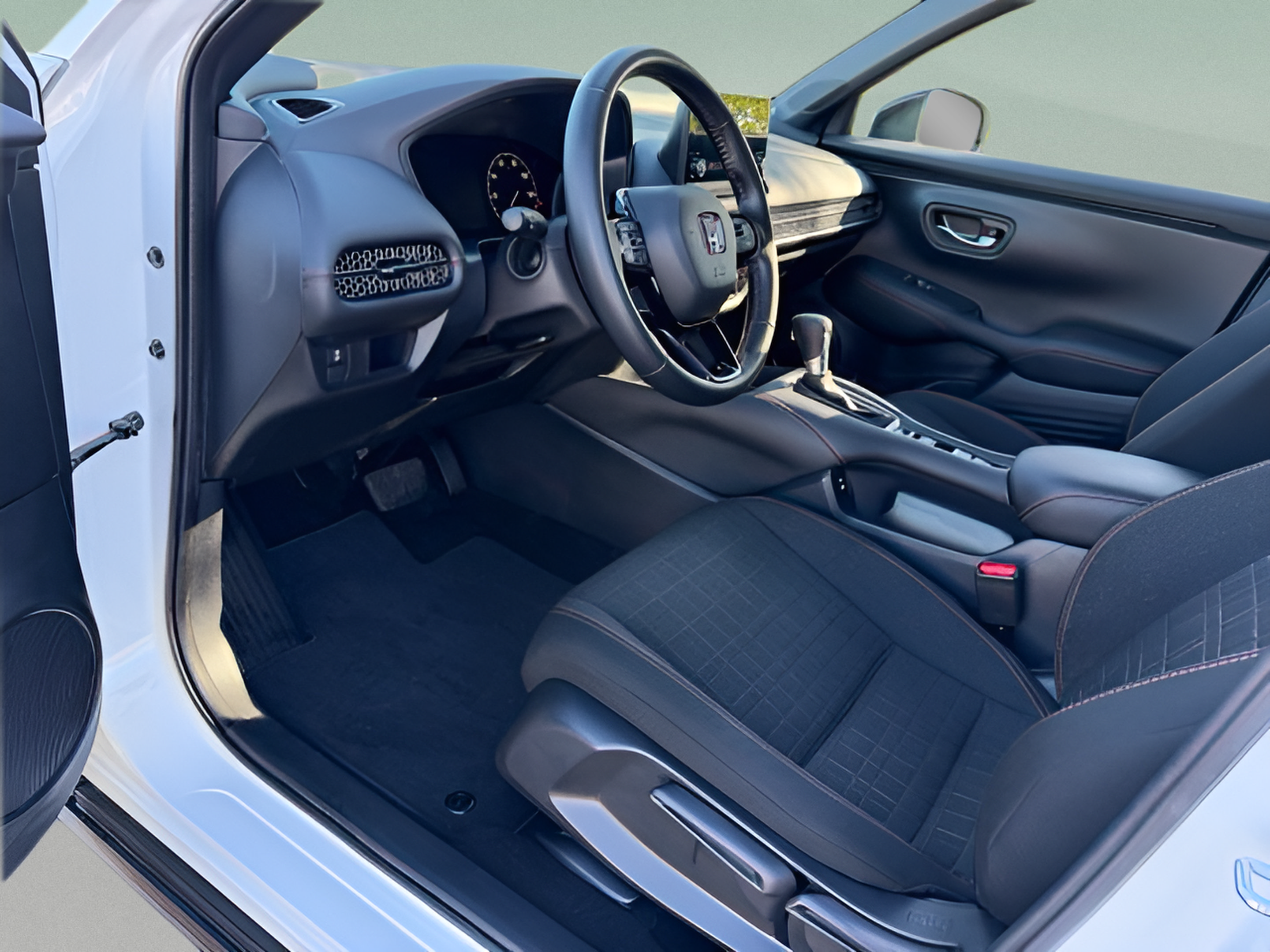 Certified 2025 Honda HR-V Sport image 9