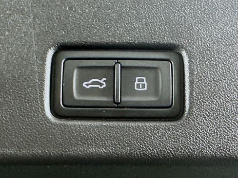 Used 2023 Audi Q4 e-tron Premium Plus w/ Premium Plus image 30