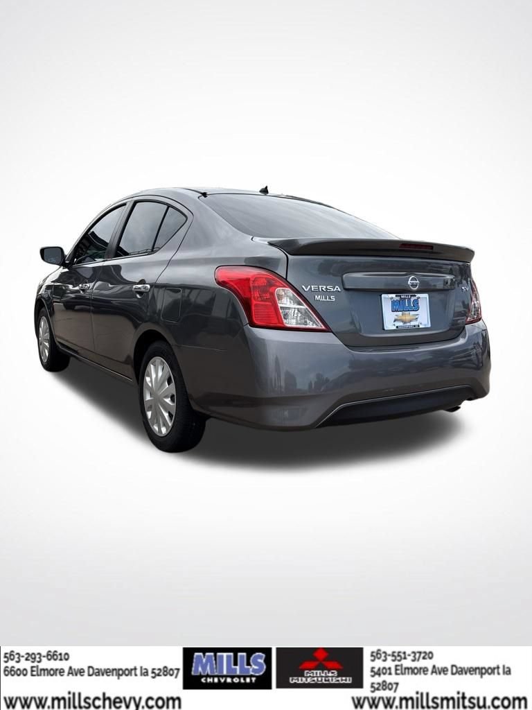 Used 2018 Nissan Versa SV FWD image 3