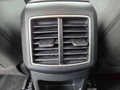 Used 2025 Kia Sportage LX FWD image 17