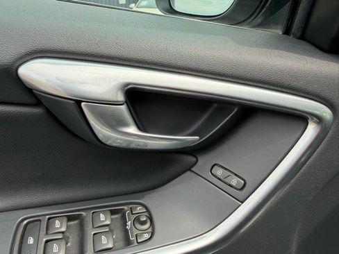 Used 2015 Volvo XC60 T5 Platinum image 20